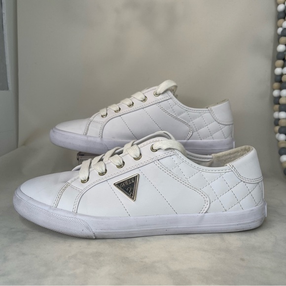 GUESS women's sneakers Logo detailing Low-top cut Lace-up design White Size 7.5 - Picture 4 of 11
